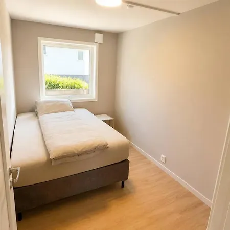 3-bedroom Free Parking & Wifi Апартаменты